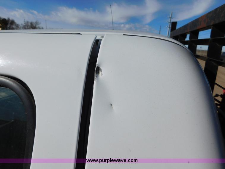 image for item AW9338 2006 Chevrolet Silverado 3500 flatbed pickup truck