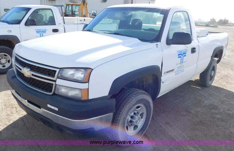 image for item AW9339 2006 Chevrolet Silverado 2500HD pickup truck