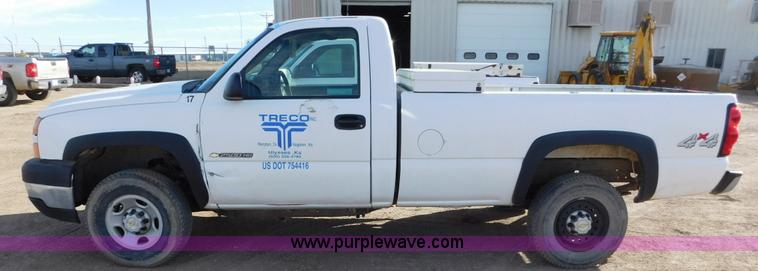 image for item AW9339 2006 Chevrolet Silverado 2500HD pickup truck