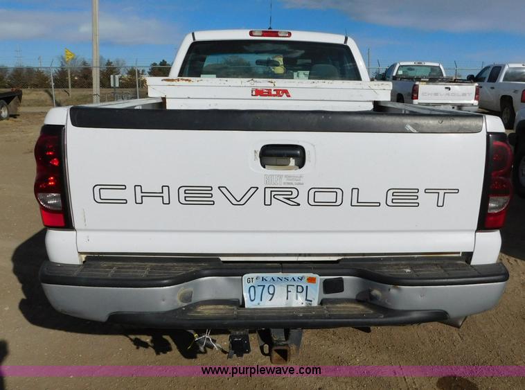 image for item AW9339 2006 Chevrolet Silverado 2500HD pickup truck