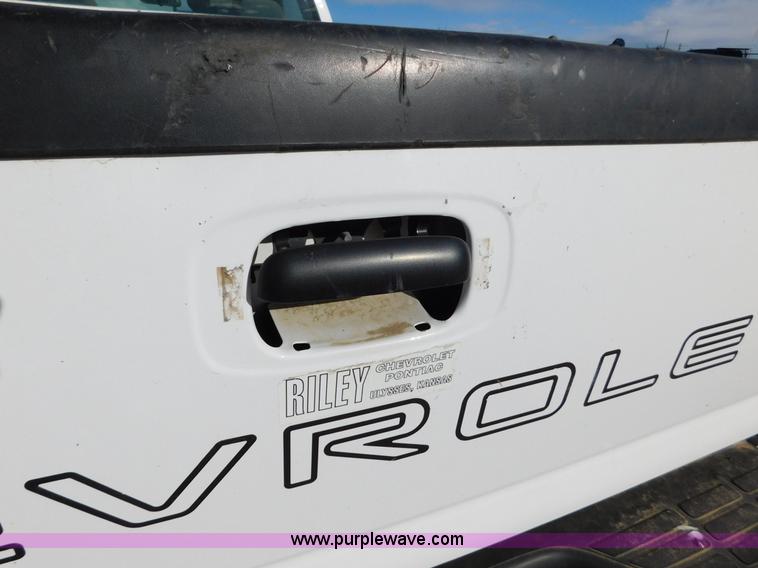 image for item AW9339 2006 Chevrolet Silverado 2500HD pickup truck