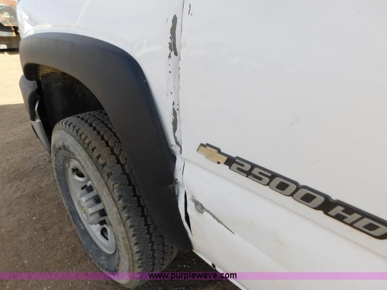 image for item AW9339 2006 Chevrolet Silverado 2500HD pickup truck