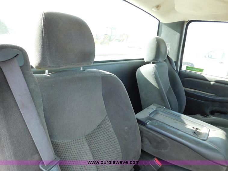 image for item AW9339 2006 Chevrolet Silverado 2500HD pickup truck