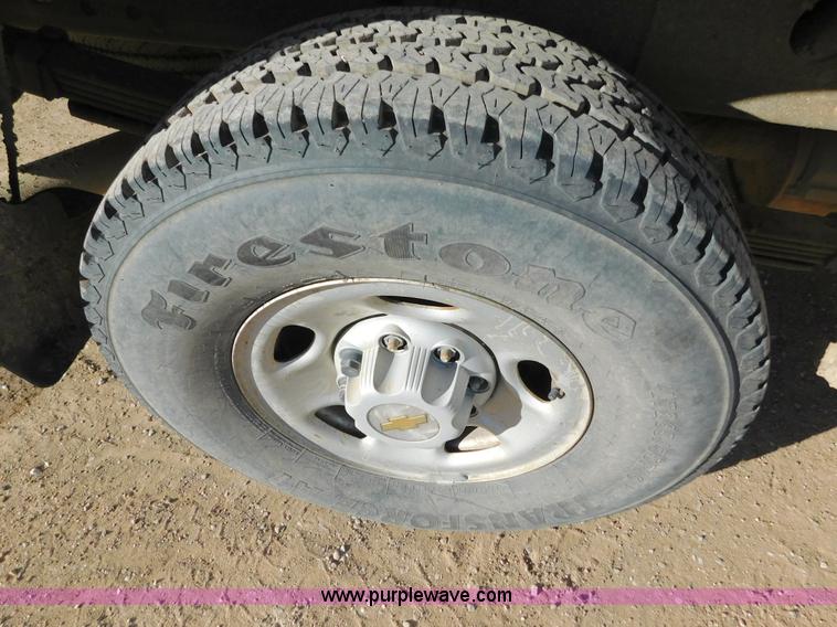 image for item AW9340 2004 Chevrolet Silverado 2500HD pickup truck