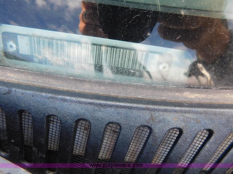 image for item AW9340 2004 Chevrolet Silverado 2500HD pickup truck