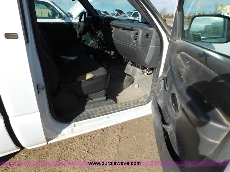 image for item AW9340 2004 Chevrolet Silverado 2500HD pickup truck