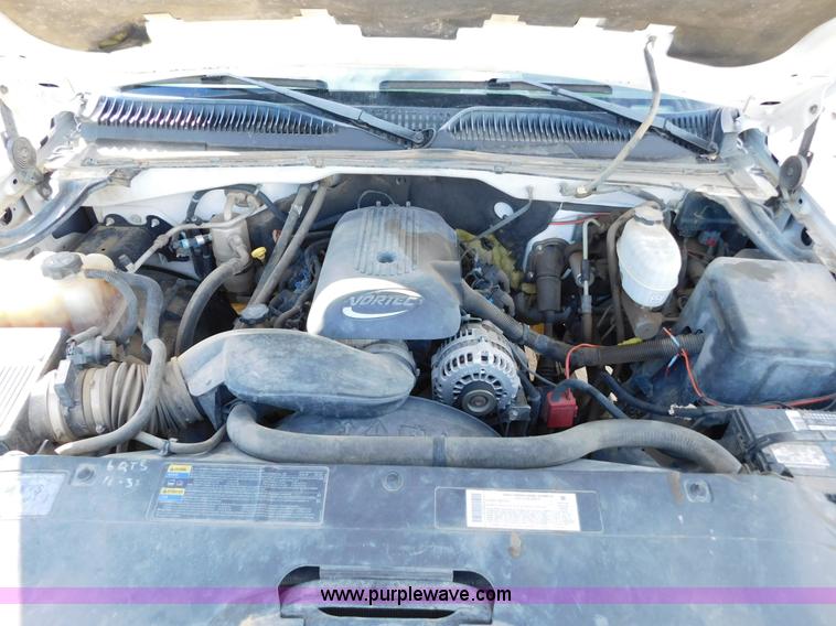 image for item AW9340 2004 Chevrolet Silverado 2500HD pickup truck