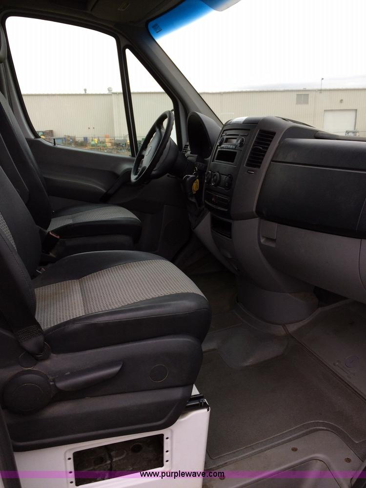 image for item E1348 2007 Freightliner Sprinter van