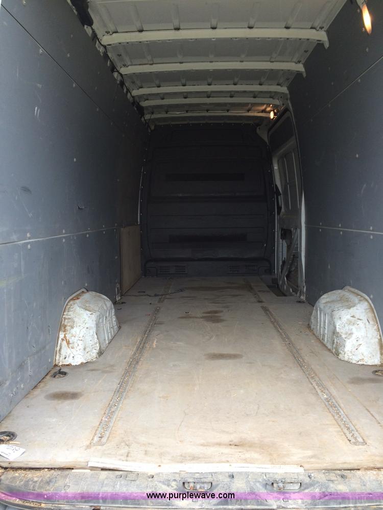 image for item E1348 2007 Freightliner Sprinter van