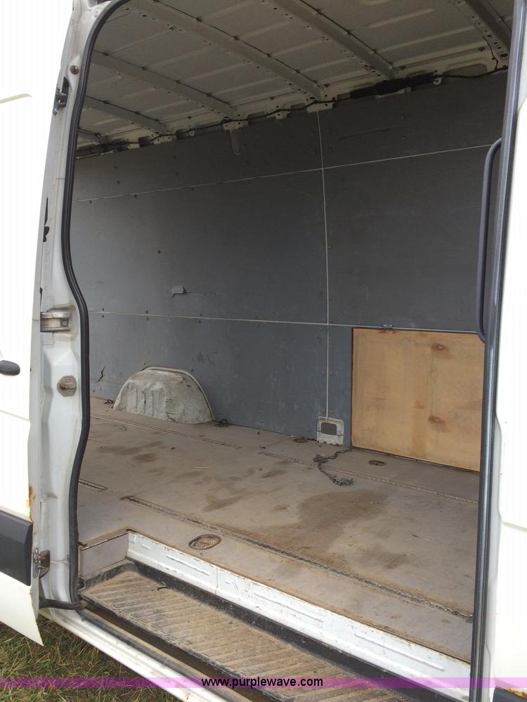 image for item E1348 2007 Freightliner Sprinter van