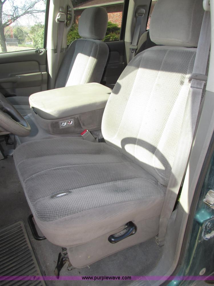 image for item H1063 2003 Dodge Ram 2500 SLT Quad Cab pickup truck