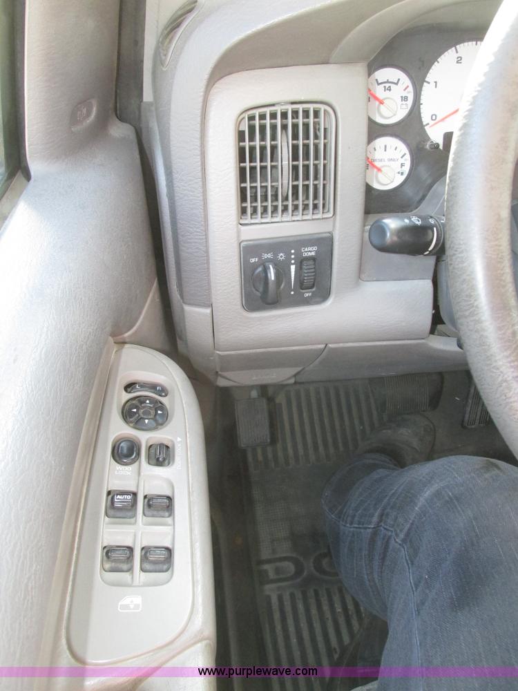 image for item H1063 2003 Dodge Ram 2500 SLT Quad Cab pickup truck