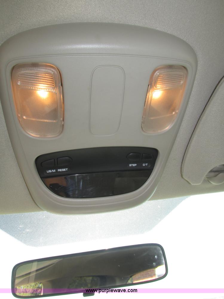 image for item H1063 2003 Dodge Ram 2500 SLT Quad Cab pickup truck