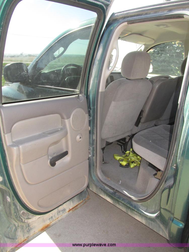image for item H1063 2003 Dodge Ram 2500 SLT Quad Cab pickup truck