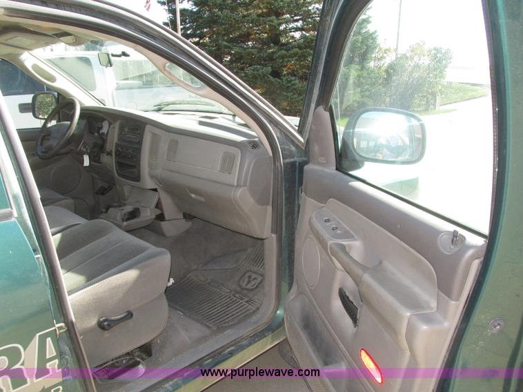 image for item H1063 2003 Dodge Ram 2500 SLT Quad Cab pickup truck