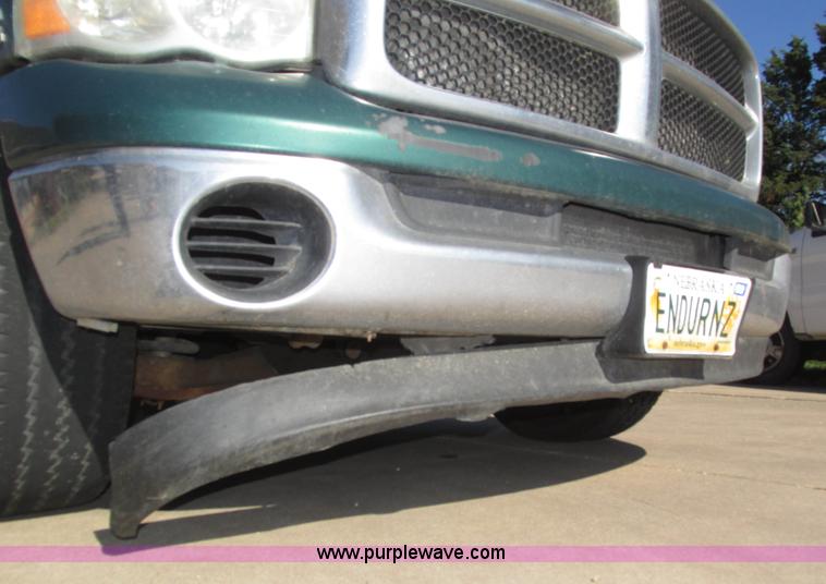 image for item H1063 2003 Dodge Ram 2500 SLT Quad Cab pickup truck