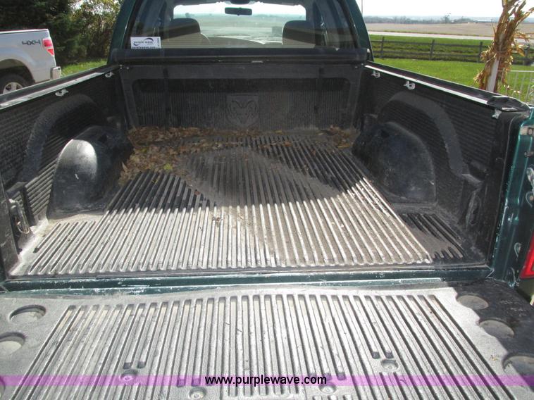 image for item H1063 2003 Dodge Ram 2500 SLT Quad Cab pickup truck