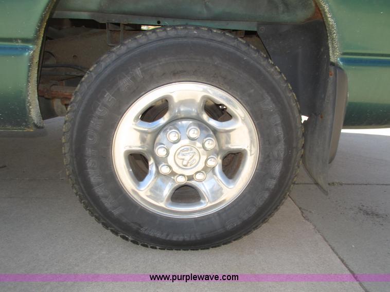 image for item H1063 2003 Dodge Ram 2500 SLT Quad Cab pickup truck