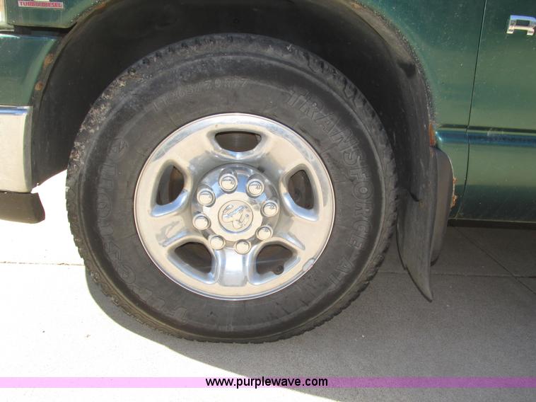 image for item H1063 2003 Dodge Ram 2500 SLT Quad Cab pickup truck