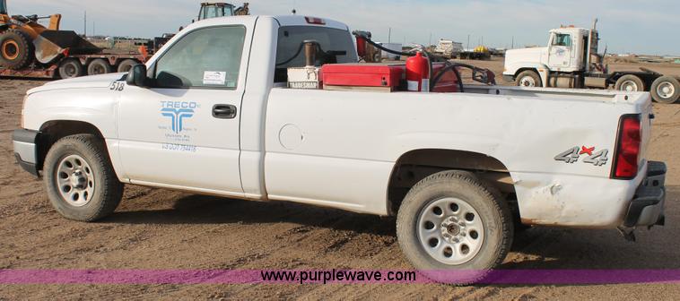 image for item J1345 2006 Chevrolet Silverado 1500 pickup truck