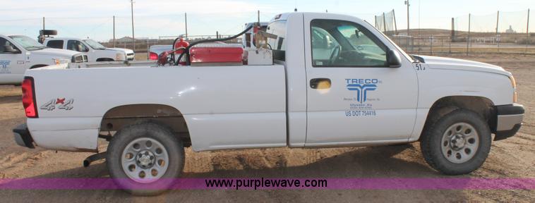 image for item J1345 2006 Chevrolet Silverado 1500 pickup truck