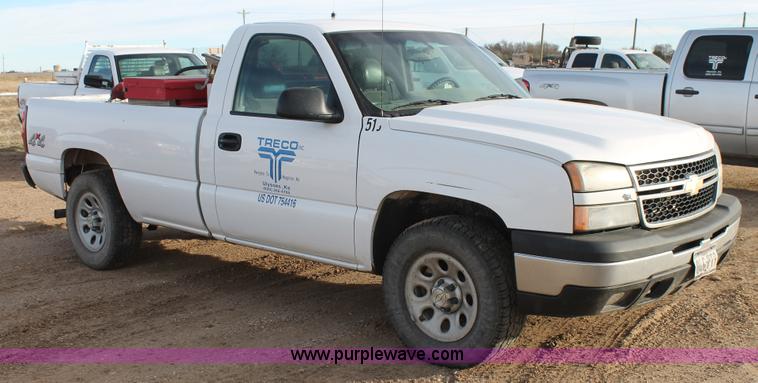 image for item J1345 2006 Chevrolet Silverado 1500 pickup truck
