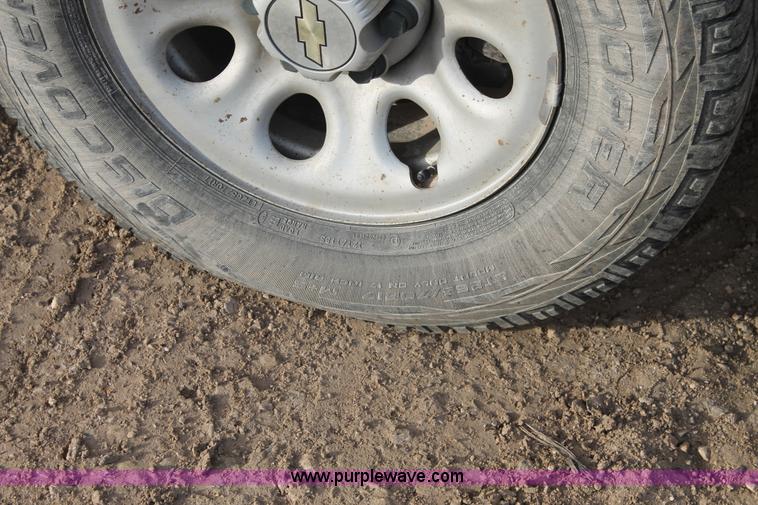 image for item J1345 2006 Chevrolet Silverado 1500 pickup truck