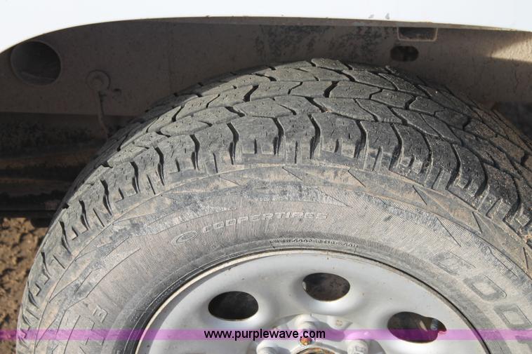 image for item J1345 2006 Chevrolet Silverado 1500 pickup truck