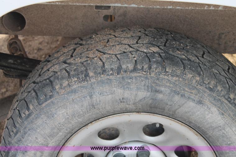 image for item J1345 2006 Chevrolet Silverado 1500 pickup truck