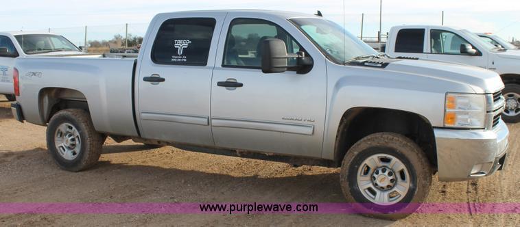 image for item J1346 2010 Chevrolet Silverado 2500HD Crew Cab pickup truck