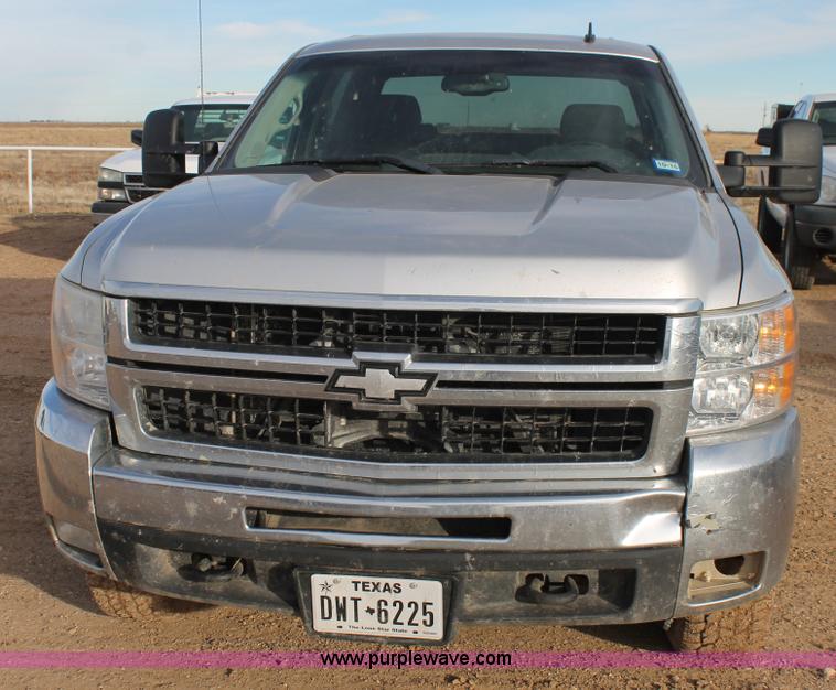 image for item J1346 2010 Chevrolet Silverado 2500HD Crew Cab pickup truck