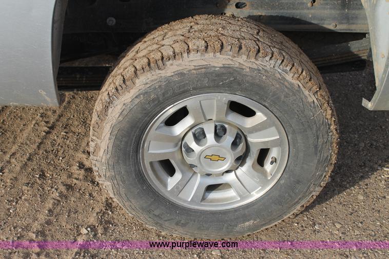 image for item J1346 2010 Chevrolet Silverado 2500HD Crew Cab pickup truck