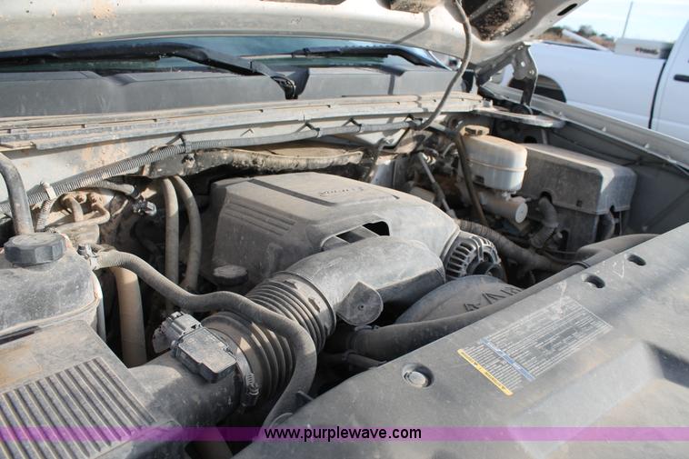 image for item J1346 2010 Chevrolet Silverado 2500HD Crew Cab pickup truck