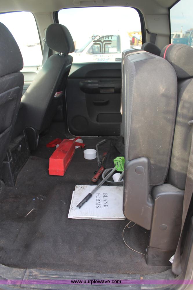 image for item J1346 2010 Chevrolet Silverado 2500HD Crew Cab pickup truck