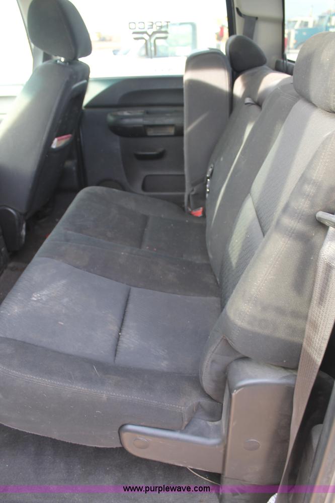 image for item J1346 2010 Chevrolet Silverado 2500HD Crew Cab pickup truck