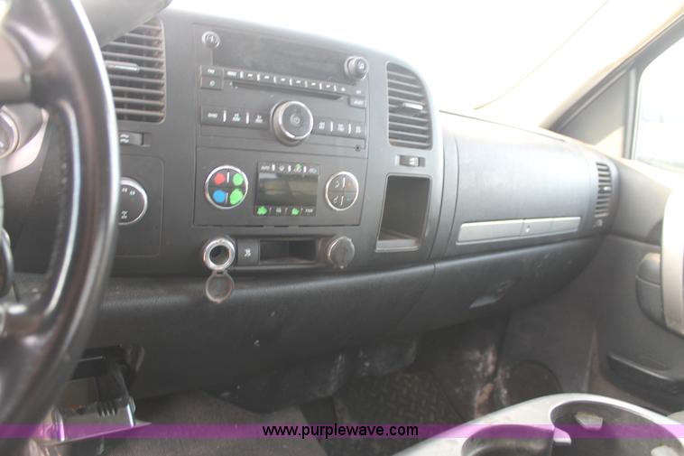 image for item J1346 2010 Chevrolet Silverado 2500HD Crew Cab pickup truck