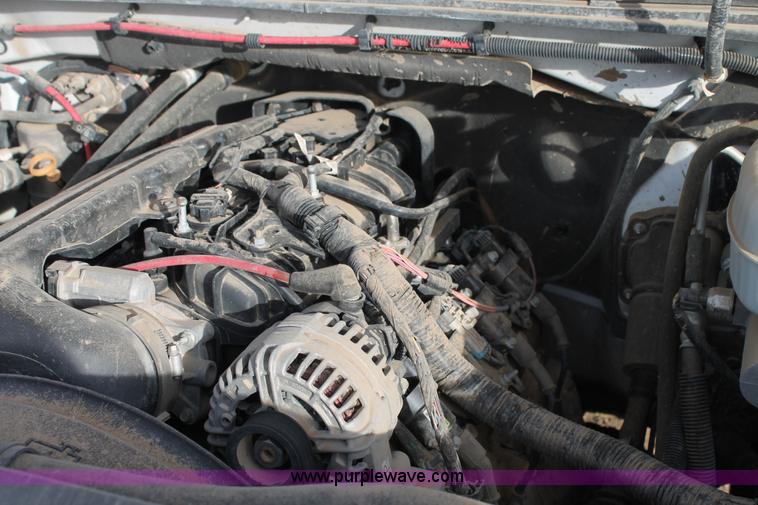 image for item J1349 2008 Chevrolet Silverado 2500HD Crew Cab flatbed pickup truck