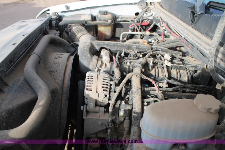 image for item J1349 2008 Chevrolet Silverado 2500HD Crew Cab flatbed pickup truck