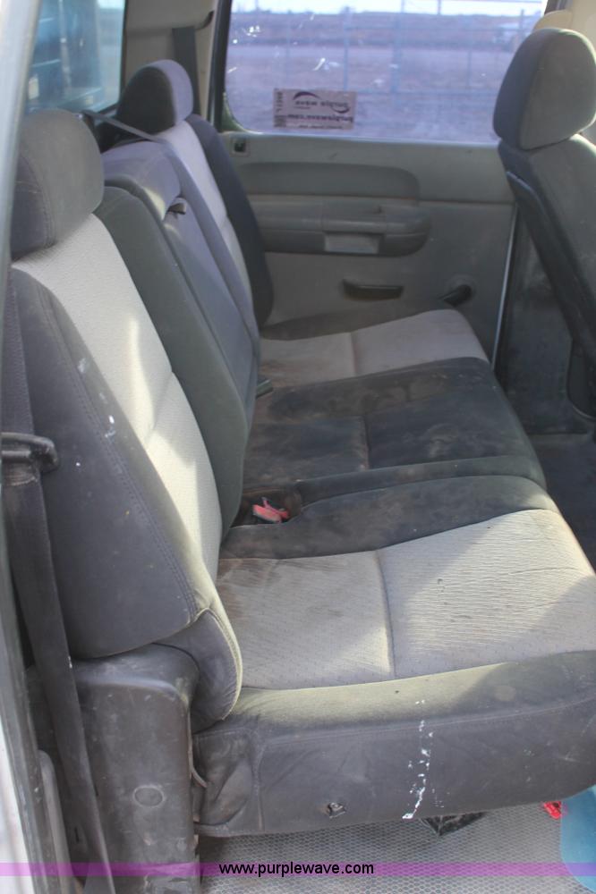 image for item J1349 2008 Chevrolet Silverado 2500HD Crew Cab flatbed pickup truck