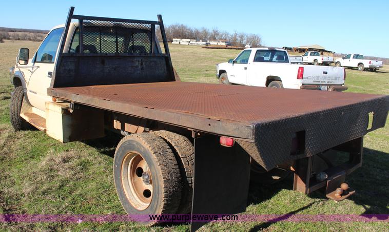 image for item J7694 1993 Chevrolet C/K 3500 flatbed pickup truck