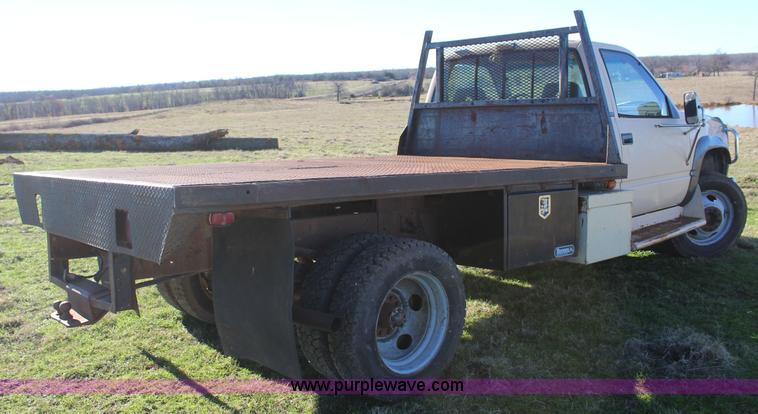 image for item J7694 1993 Chevrolet C/K 3500 flatbed pickup truck