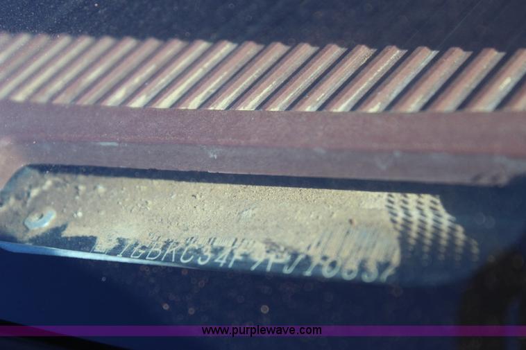 image for item J7694 1993 Chevrolet C/K 3500 flatbed pickup truck