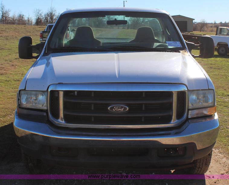 image for item J7696 2004 Ford F250 pickup truck