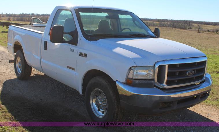 image for item J7696 2004 Ford F250 pickup truck