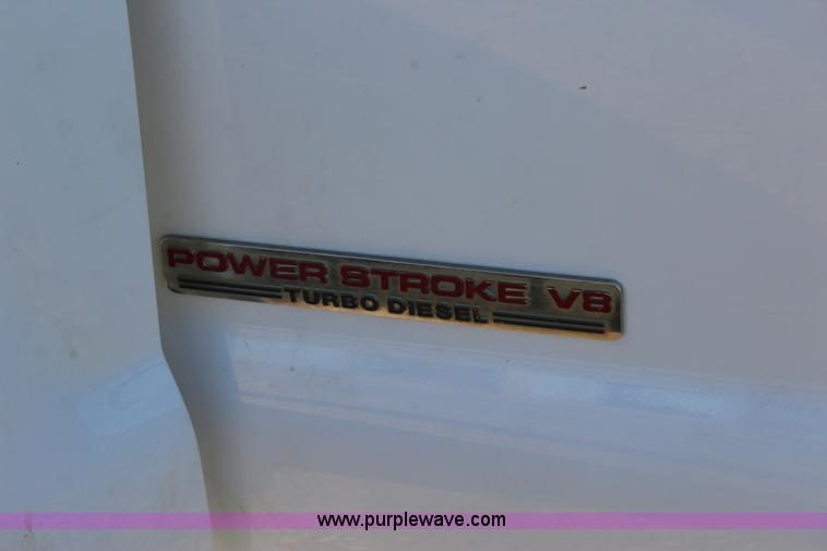 image for item J7696 2004 Ford F250 pickup truck