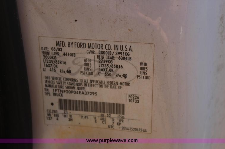 image for item J7696 2004 Ford F250 pickup truck