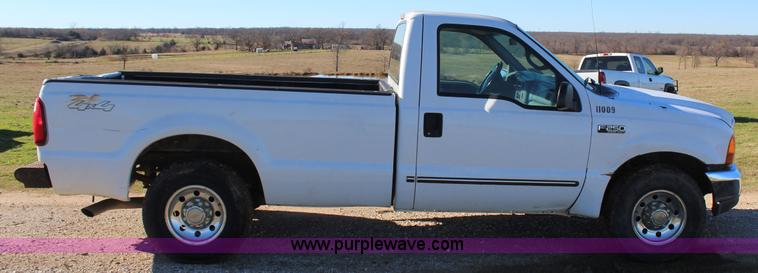 image for item J7697 1999 Ford F250 pickup truck