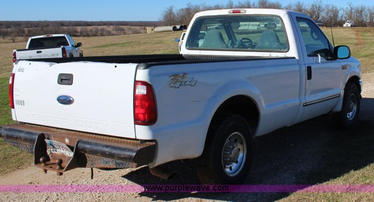 image for item J7697 1999 Ford F250 pickup truck