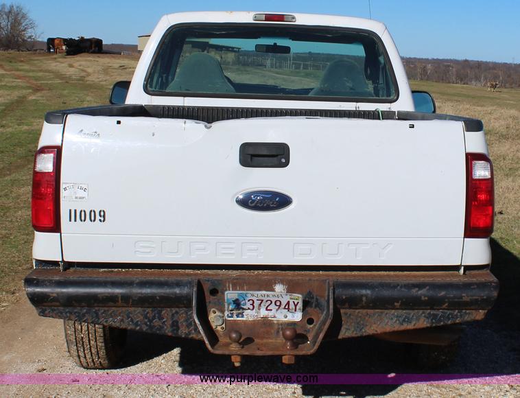 image for item J7697 1999 Ford F250 pickup truck