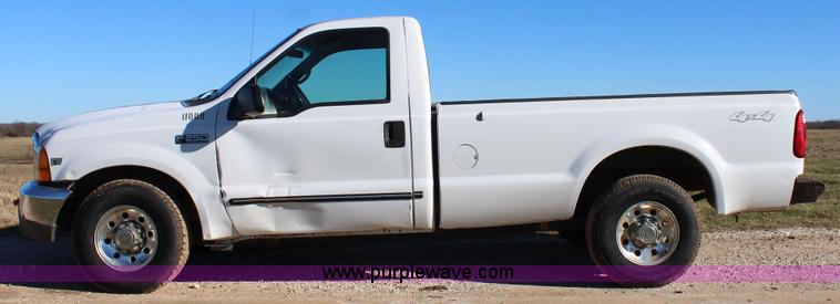 image for item J7697 1999 Ford F250 pickup truck
